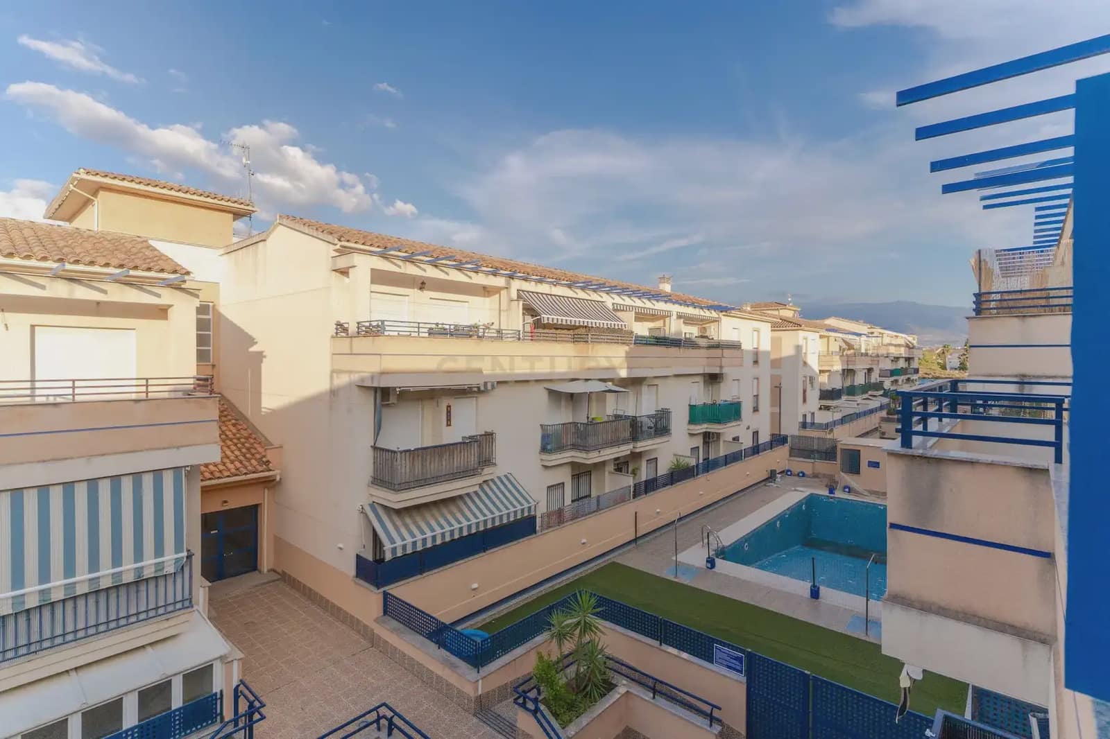 2 bedroom Penthouse for sale in Las Gabias with pool - € 160,000 (Ref: 10163249)