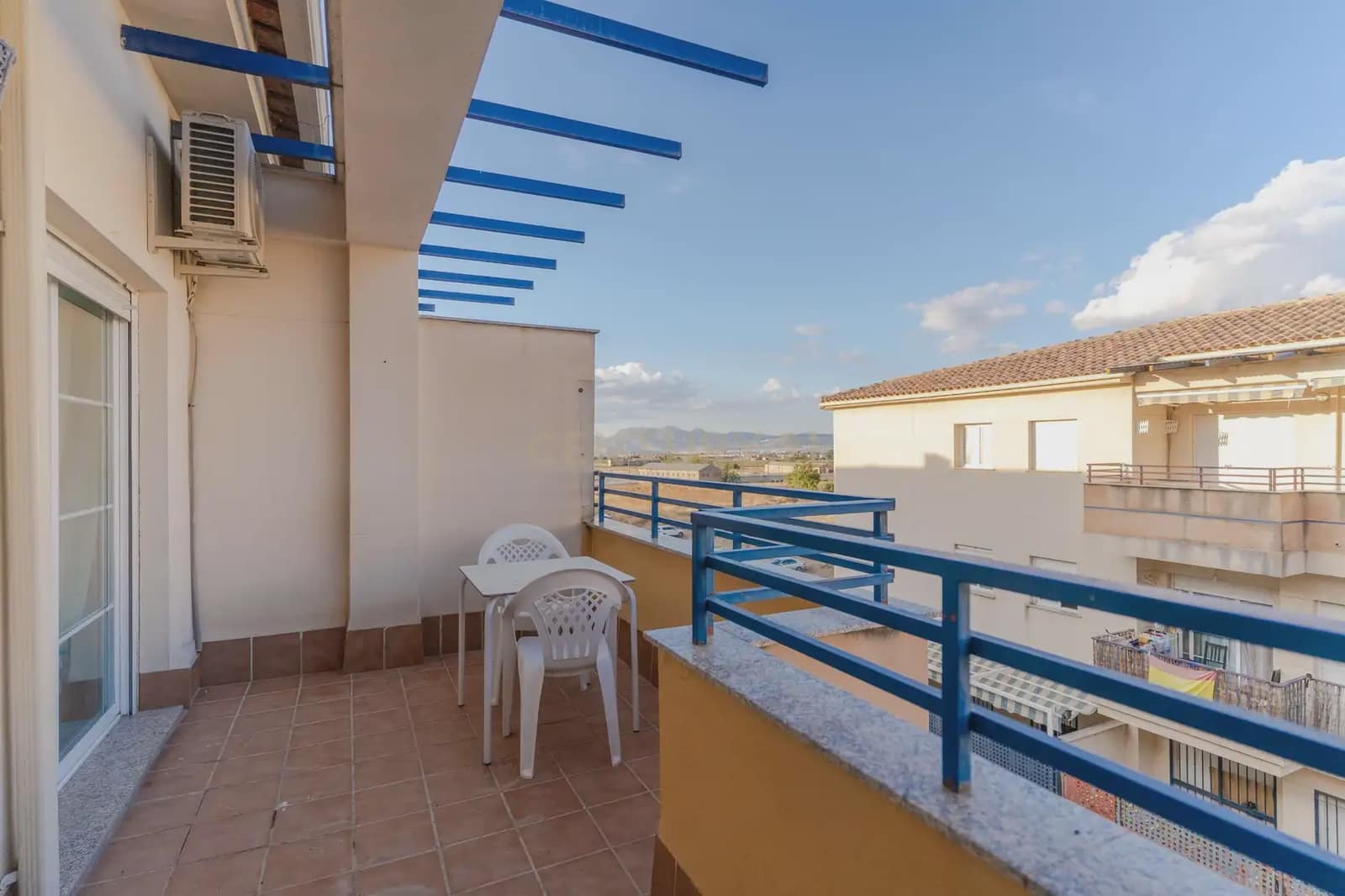 2 bedroom Penthouse for sale in Las Gabias with pool - € 160,000 (Ref: 10163249)