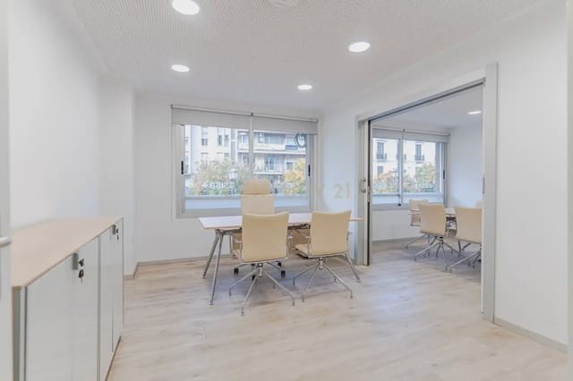 Office for rent in San Matías - Realejo, Granada city - € 1,900 (Ref: 10165376)