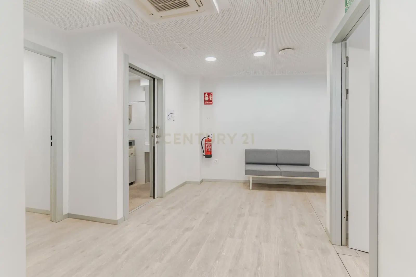 Escritório para arrendar em Granada cidade - 1 900 € (Ref: 10165376)