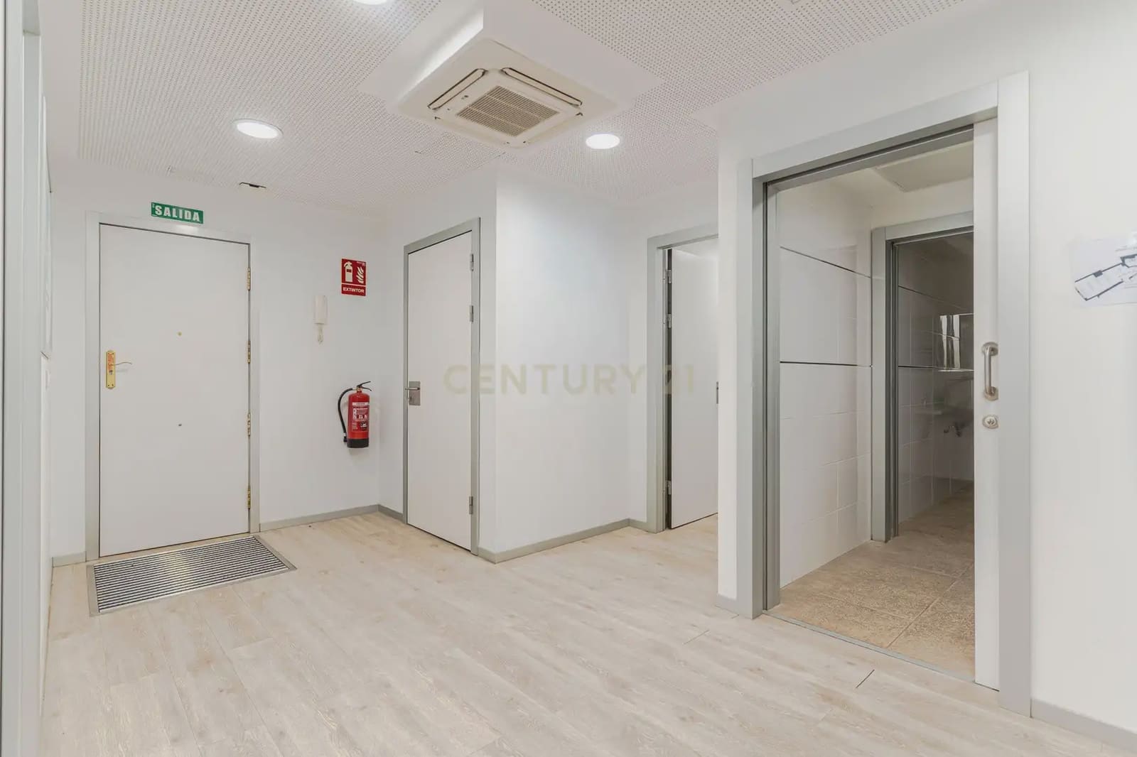 Escritório para arrendar em Granada cidade - 1 900 € (Ref: 10165376)
