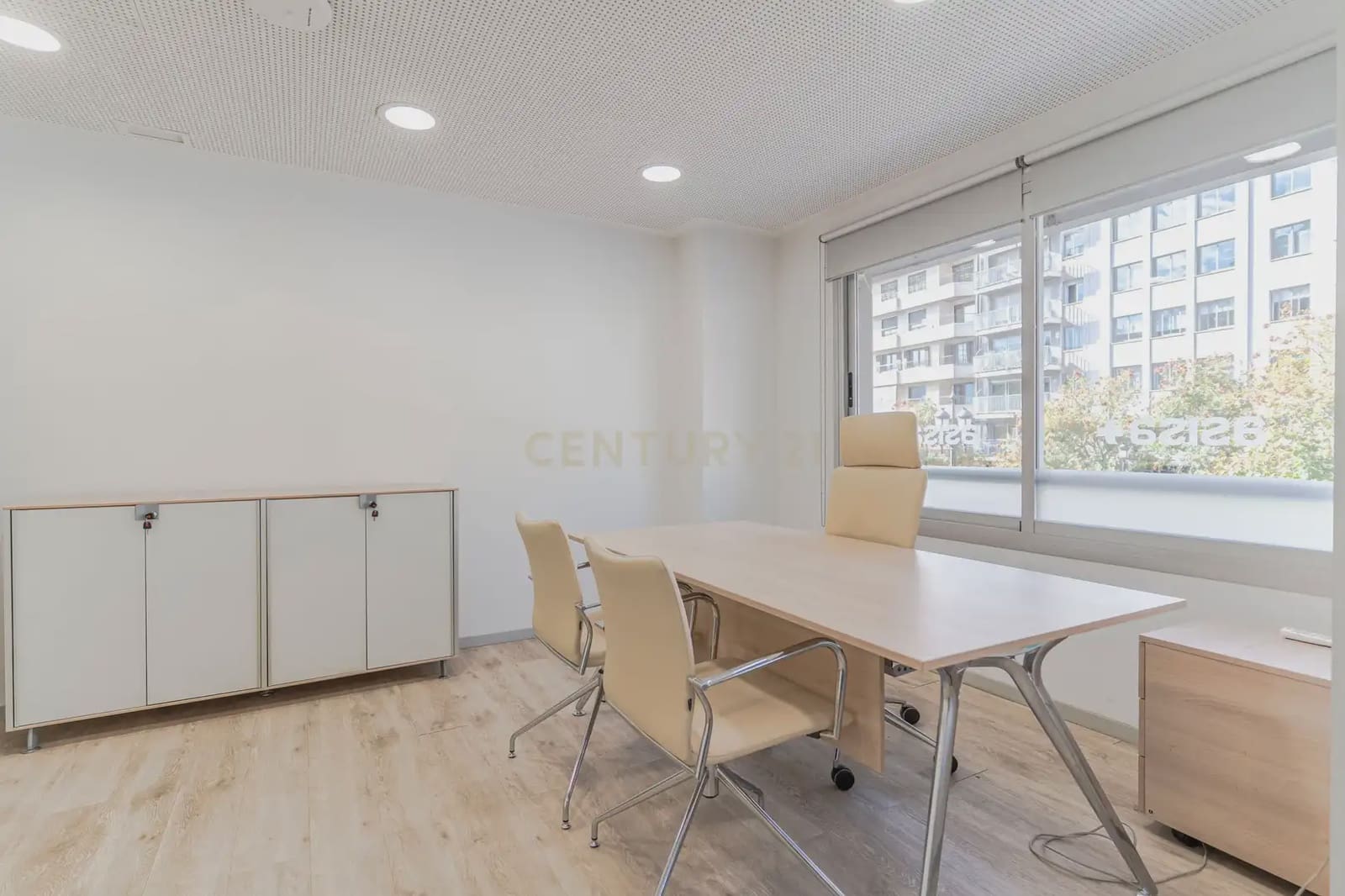Escritório para arrendar em Granada cidade - 1 900 € (Ref: 10165376)