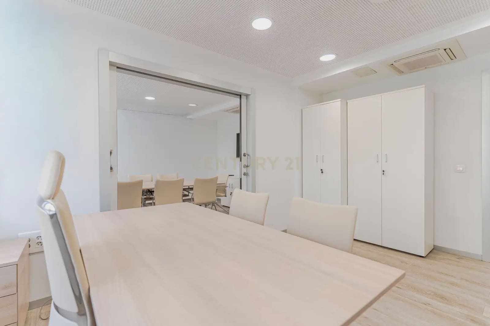 Escritório para arrendar em Granada cidade - 1 900 € (Ref: 10165376)