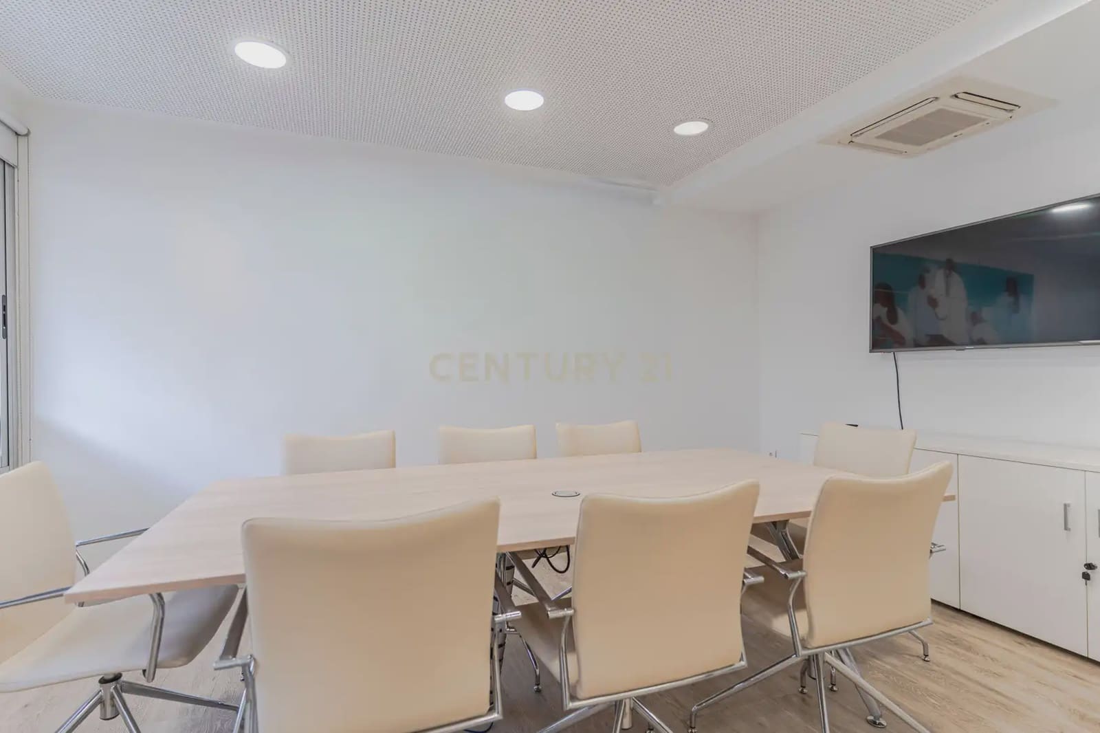 Escritório para arrendar em Granada cidade - 1 900 € (Ref: 10165376)
