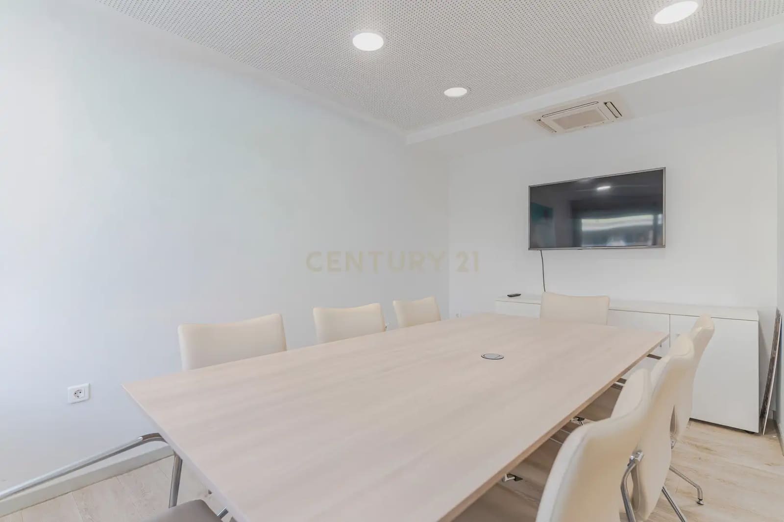 Escritório para arrendar em Granada cidade - 1 900 € (Ref: 10165376)