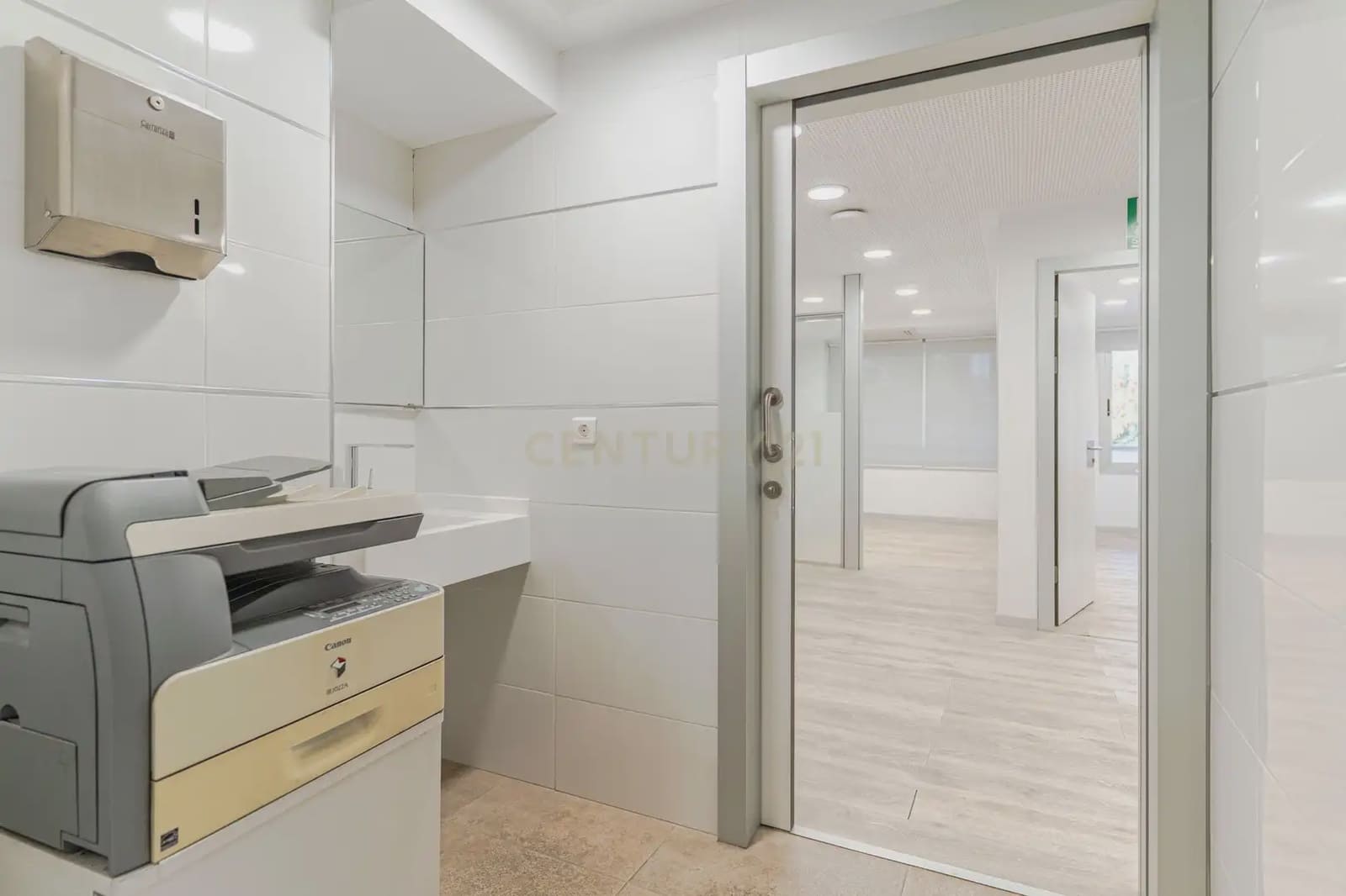 Escritório para arrendar em Granada cidade - 1 900 € (Ref: 10165376)