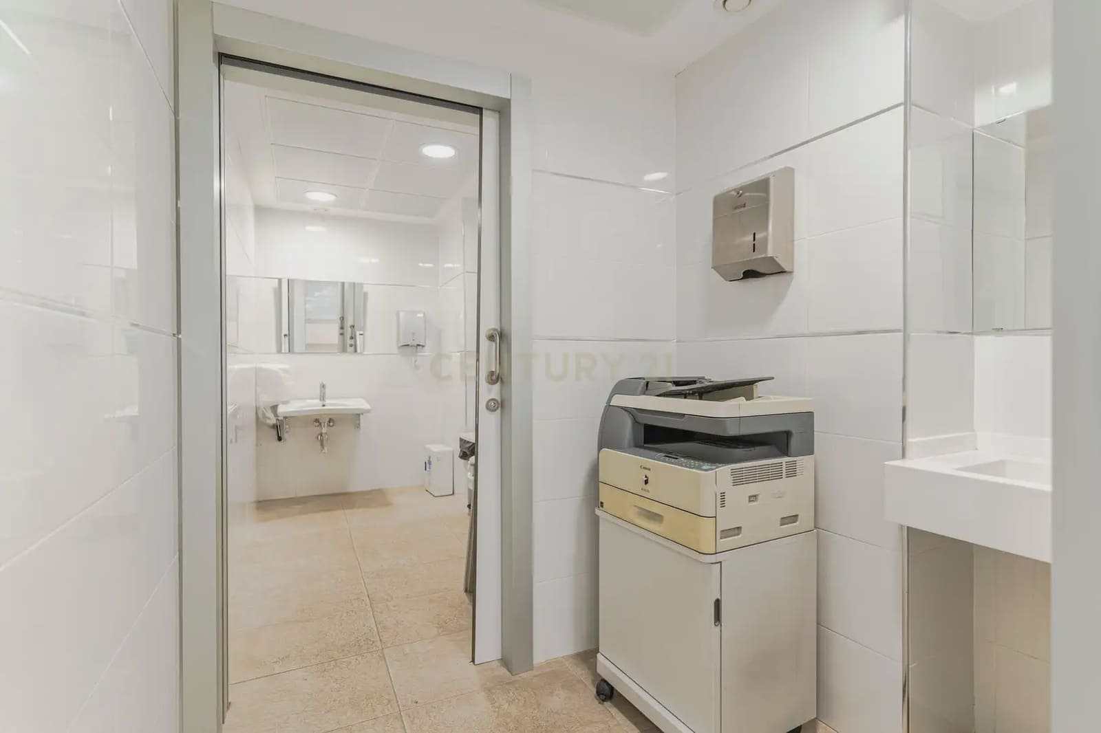 Escritório para arrendar em Granada cidade - 1 900 € (Ref: 10165376)