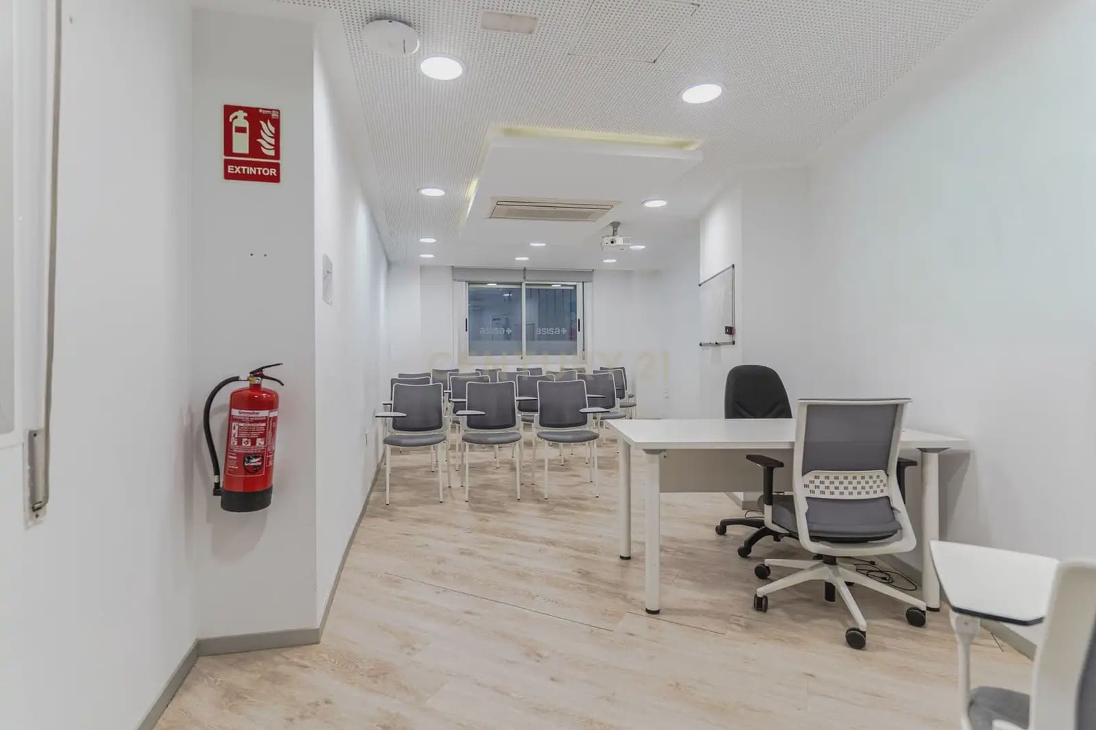 Escritório para arrendar em Granada cidade - 1 900 € (Ref: 10165376)