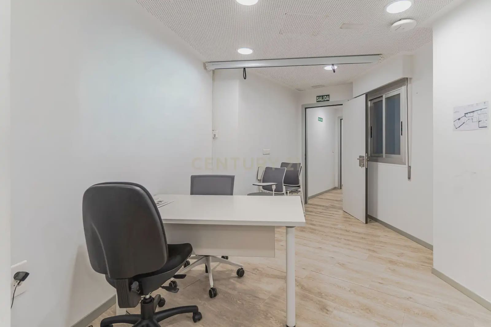 Escritório para arrendar em Granada cidade - 1 900 € (Ref: 10165376)