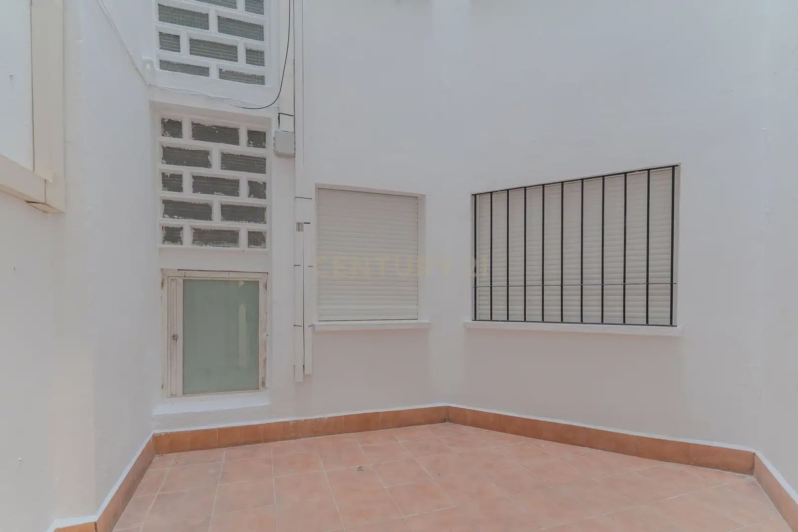 Escritório para arrendar em Granada cidade - 1 900 € (Ref: 10165376)