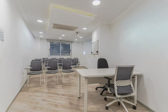 Office for rent in San Matías - Realejo, Granada city - € 1,900 (Ref: 10165376)