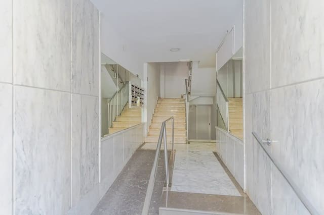 Office for rent in San Matías - Realejo, Granada city - € 1,900 (Ref: 10165376)