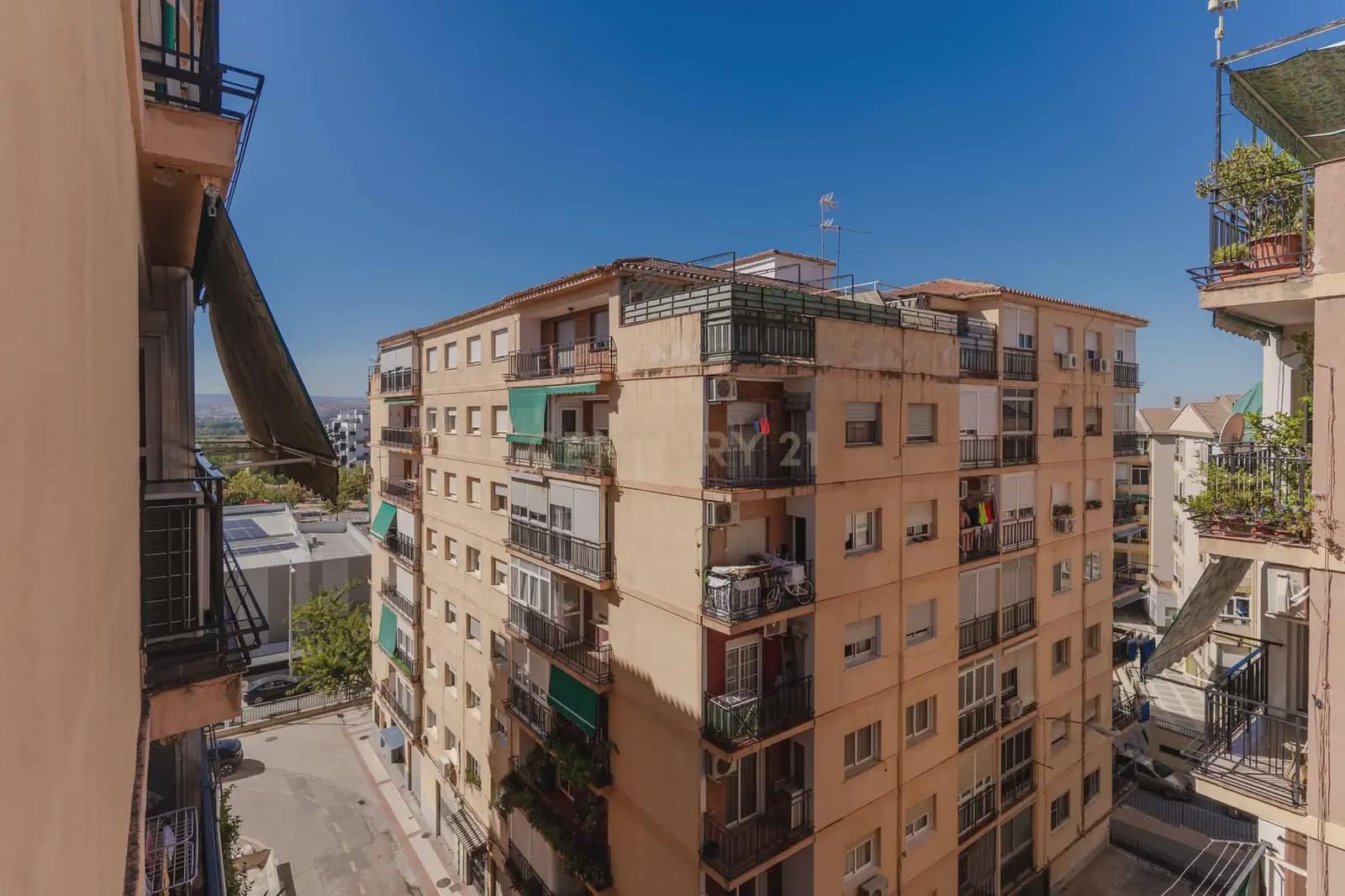 3 slaapkamer Flat te koop in Granada stad - € 184.900 (Ref: 10165459)