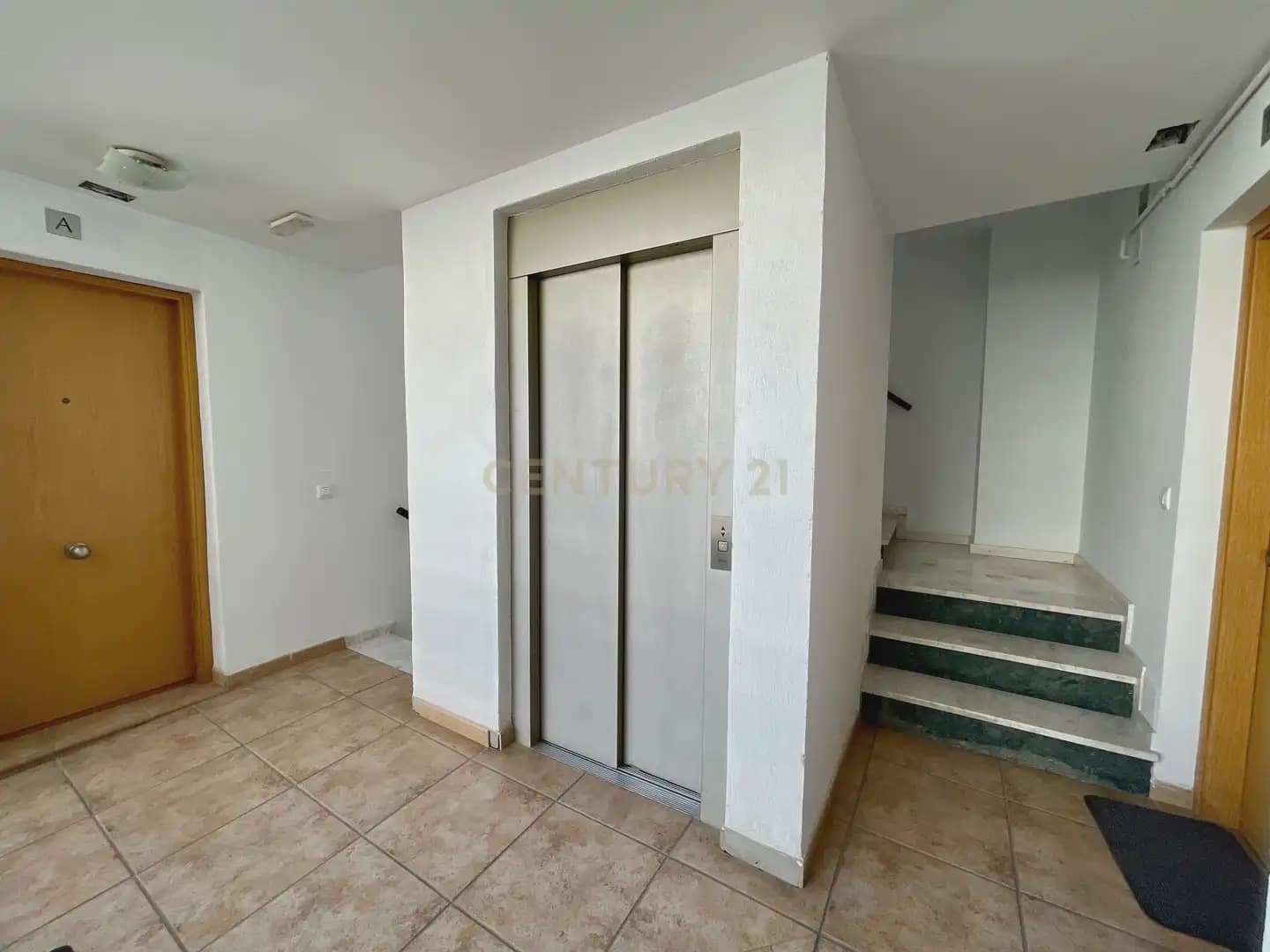 2 Zimmer Wohnung zu vermieten in La Zubia mit Garage - 700 € (Ref: 10165833)