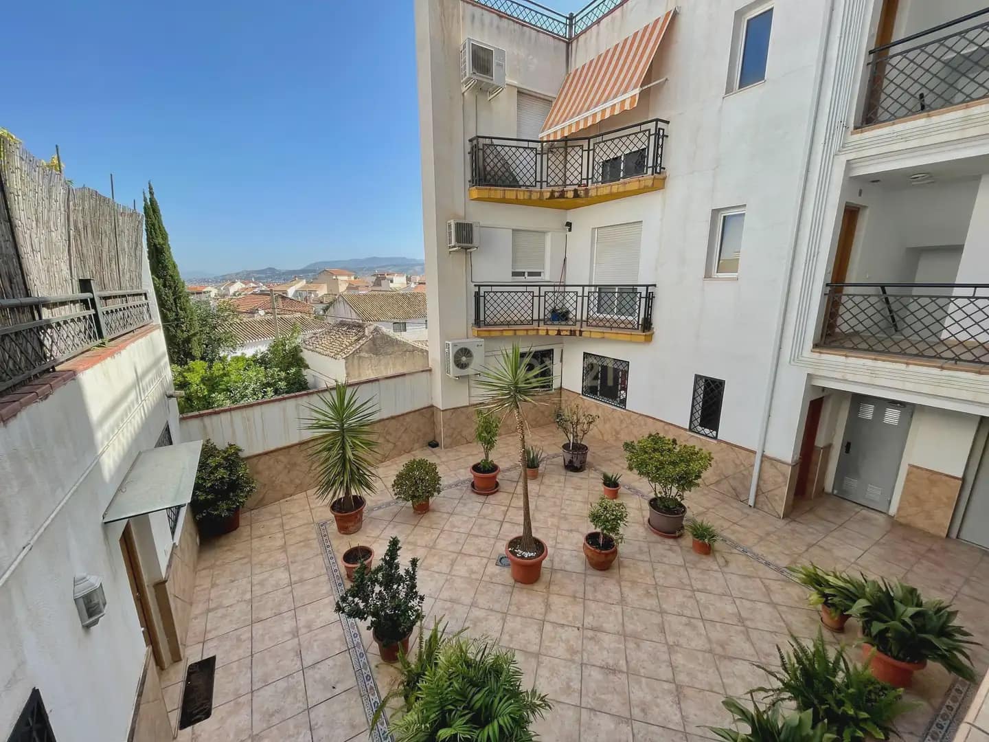 2 Zimmer Wohnung zu vermieten in La Zubia mit Garage - 700 € (Ref: 10165833)