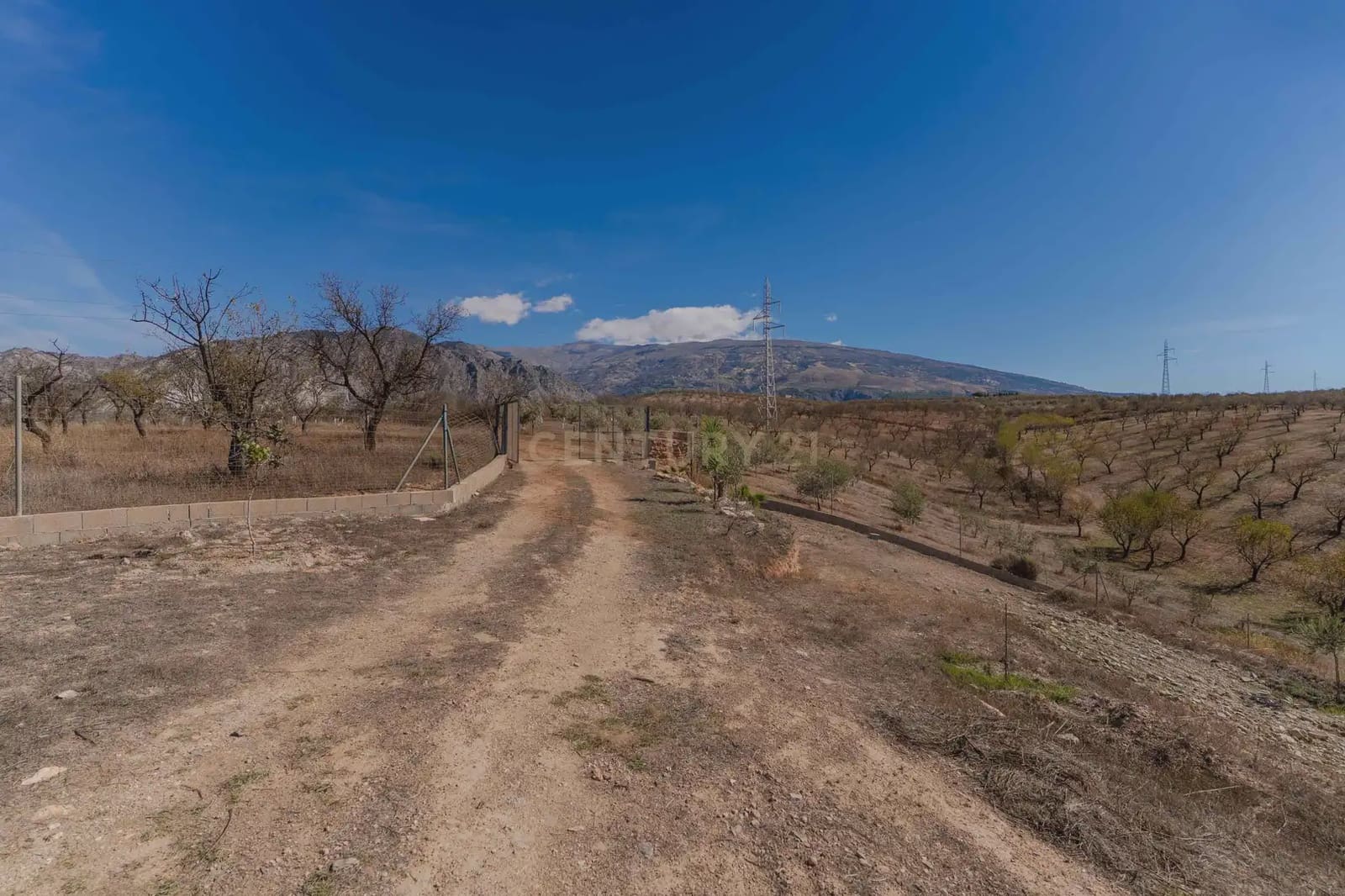 Landgrundstück zu verkaufen in Durcal - 139.900 € (Ref: 10166954)