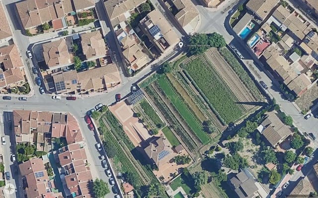 Area Edificabile in vendita in La Zubia - 842.490 € (Rif: 10172351)