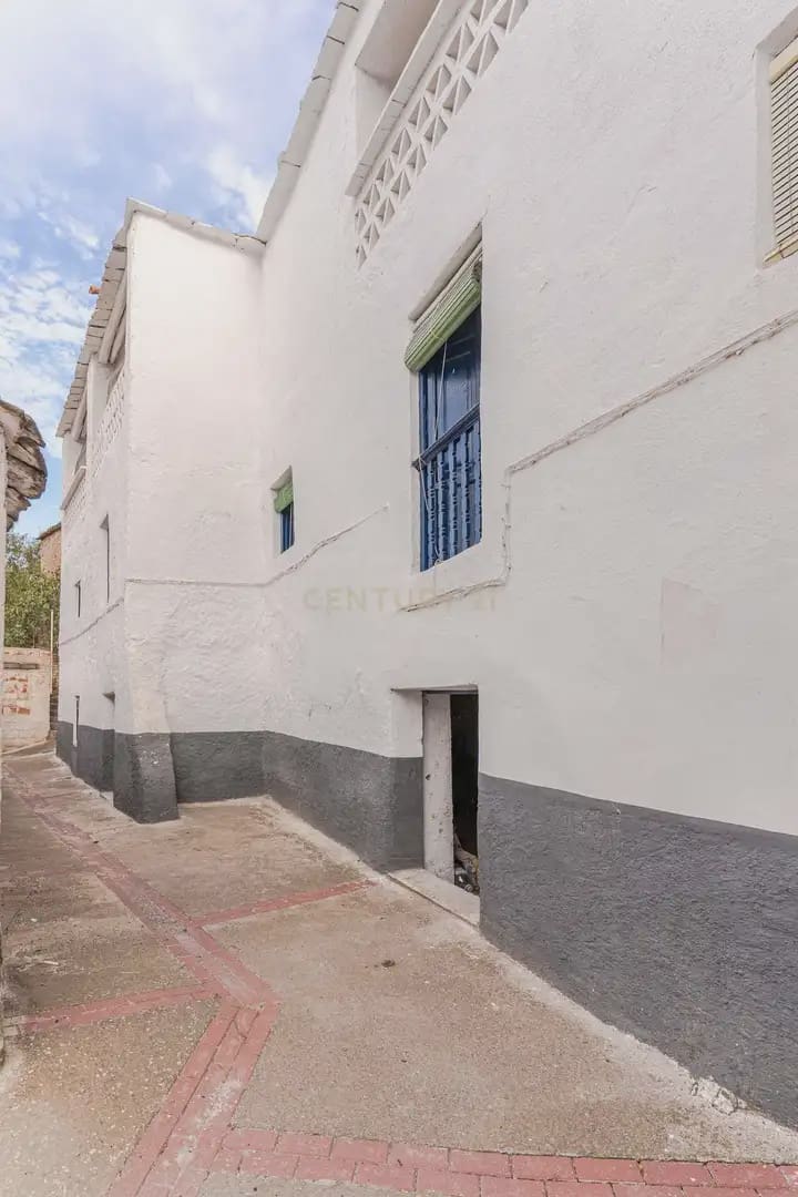 6 slaapkamer Huis te koop in Ugijar - € 46.000 (Ref: 10184052)