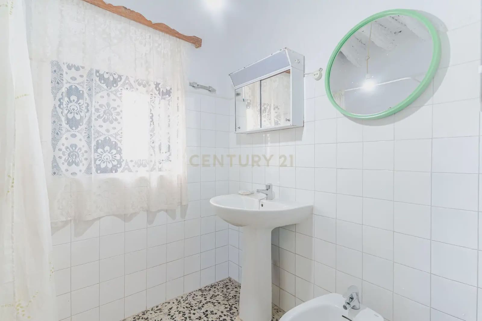 6 slaapkamer Huis te koop in Ugijar - € 46.000 (Ref: 10184052)