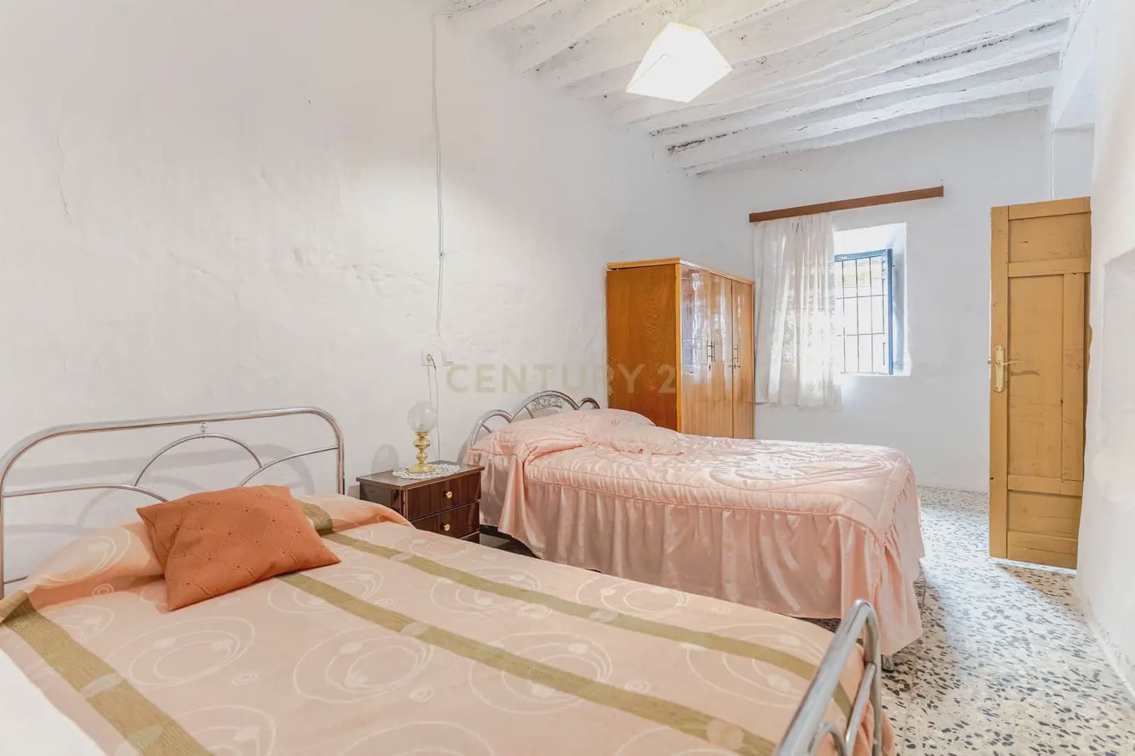 6 slaapkamer Huis te koop in Ugijar - € 46.000 (Ref: 10184052)