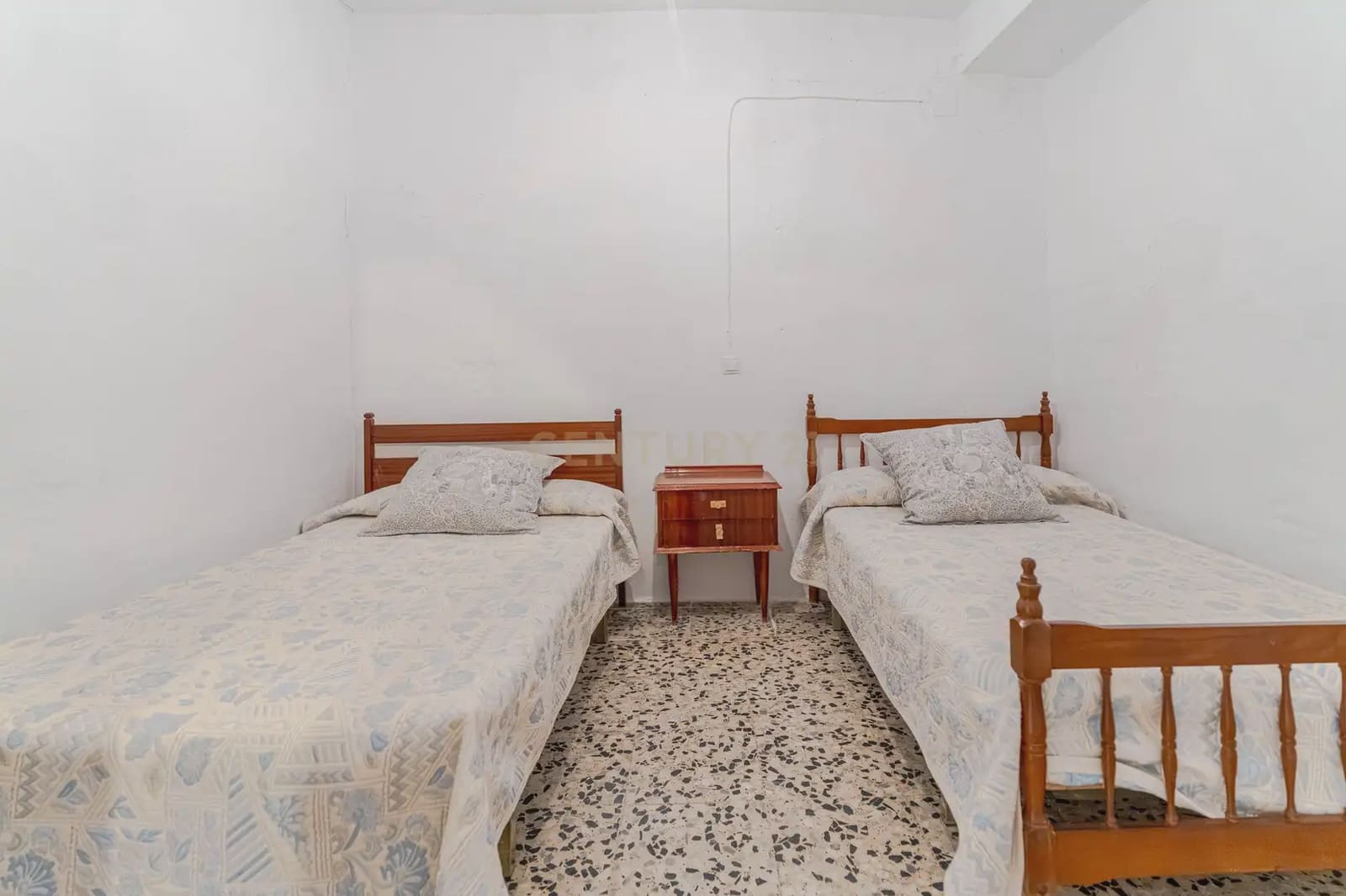 6 slaapkamer Huis te koop in Ugijar - € 46.000 (Ref: 10184052)