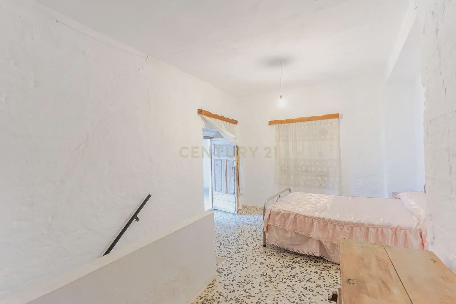 6 slaapkamer Huis te koop in Ugijar - € 46.000 (Ref: 10184052)