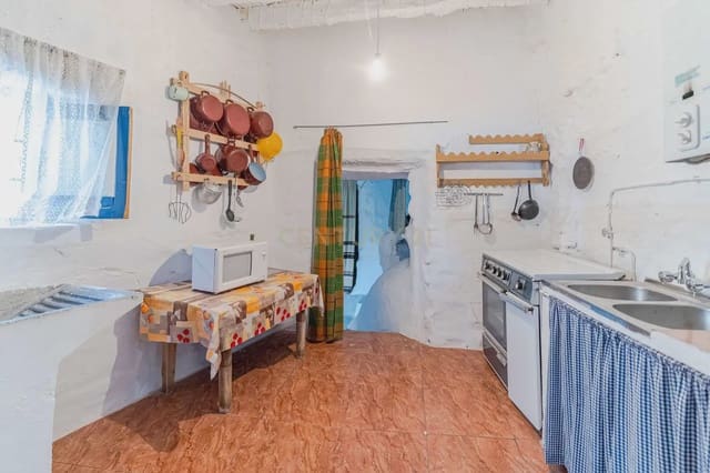 6 slaapkamer Huis te koop in Ugíjar - € 46.000 (Ref: 10184052)