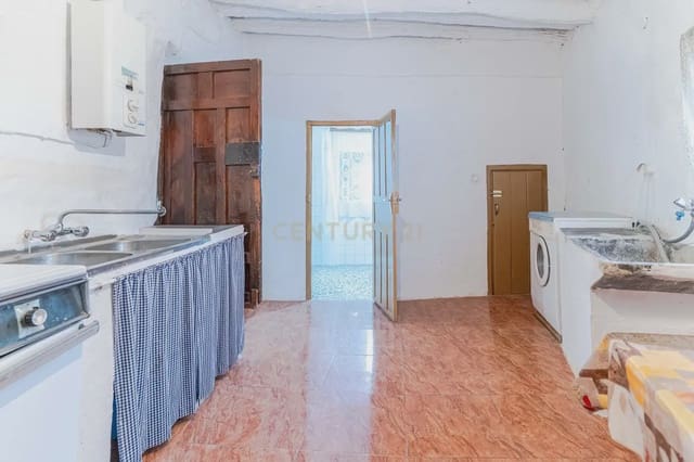 6 slaapkamer Huis te koop in Ugíjar - € 46.000 (Ref: 10184052)