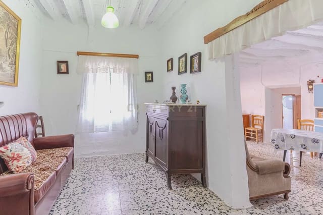 6 slaapkamer Huis te koop in Ugíjar - € 46.000 (Ref: 10184052)