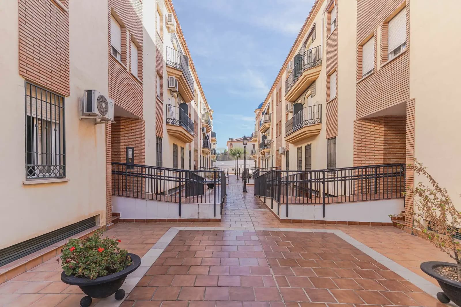 2 soverom Leilighet til salgs i Las Gabias med garasje - € 149 000 (Ref: 10185956)