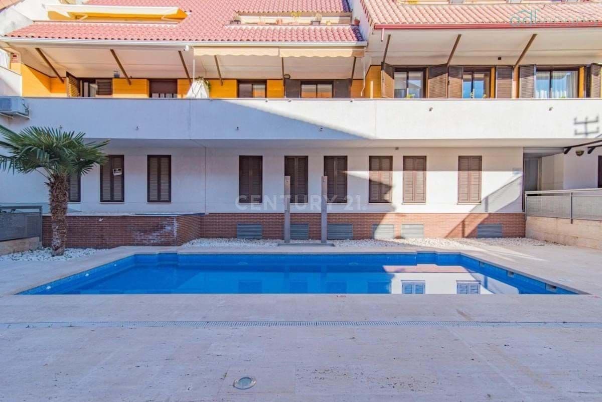 Piso de 2 habitaciones en Monachil en venta con piscina 125.000