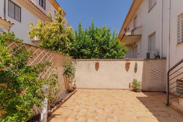 4 soveværelse Byhus til salg i Armilla med garage - € 330.000 (Ref: 9129974)