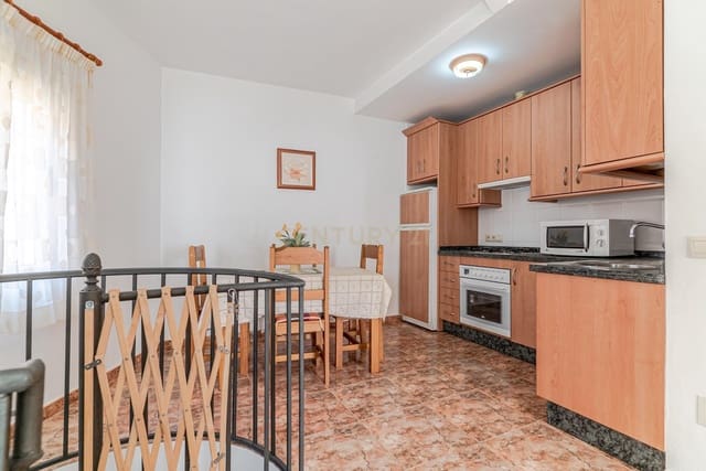 2 soveværelse Byhus til salg i Lanjarón med garage - € 71.000 (Ref: 9158445)