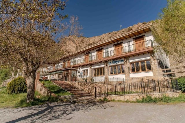 Hotel til salg i Güéjar Sierra - € 1.500.000 (Ref: 9158460)