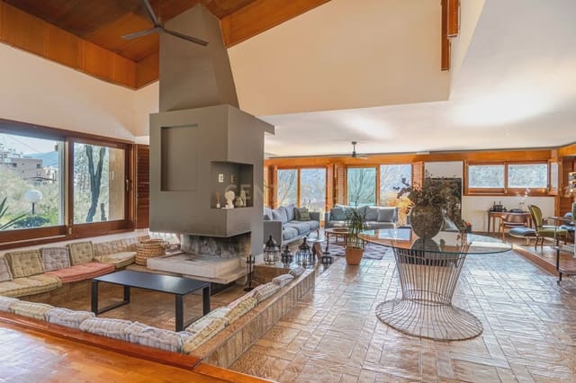 8 soveværelse Villa til salg i Carretera de la Sierra, Granada by - € 1.170.000 (Ref: 9158556)