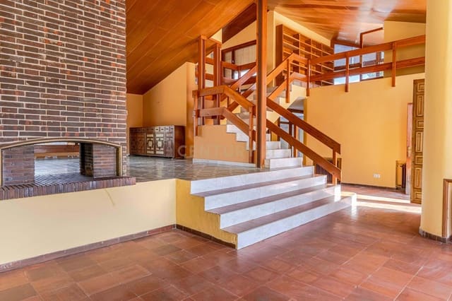 5 soveværelse Finca/Landehus til salg i Albolote med garage - € 675.000 (Ref: 9158604)
