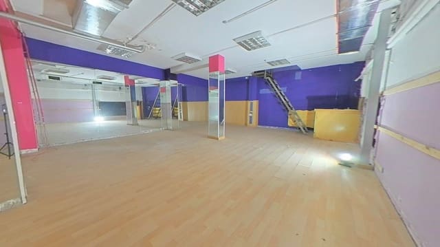 Kontor til salg i Pajaritos - Plaza de Toros, Granada by - € 113.000 (Ref: 9162489)