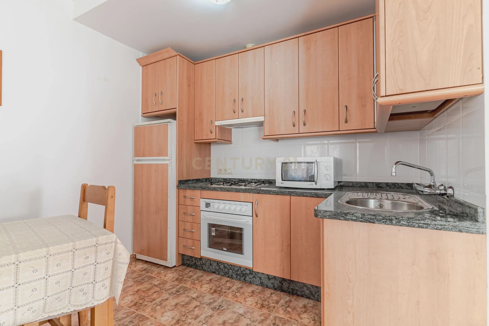 2 bedroom Townhouse for sale in Lanjaron - € 71,000 (Ref: 9278735)