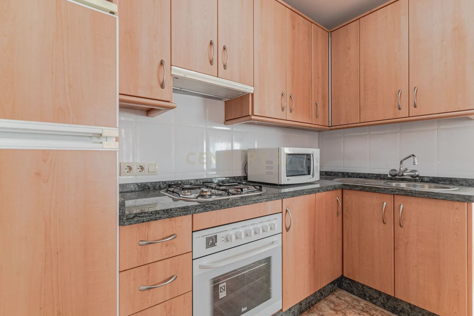 2 bedroom Townhouse for sale in Lanjaron - € 71,000 (Ref: 9278735)