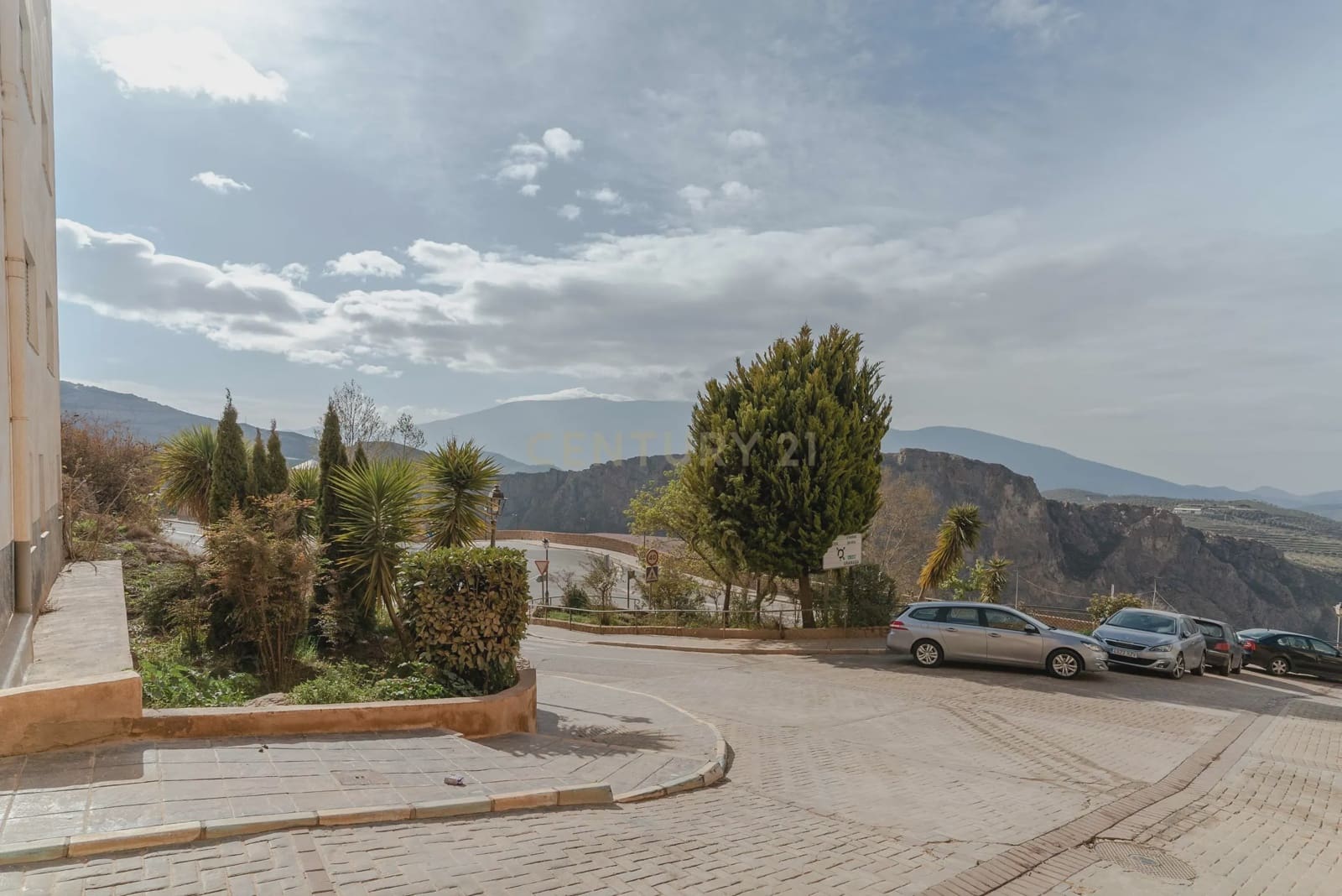 2 bedroom Townhouse for sale in Lanjaron - € 71,000 (Ref: 9278735)