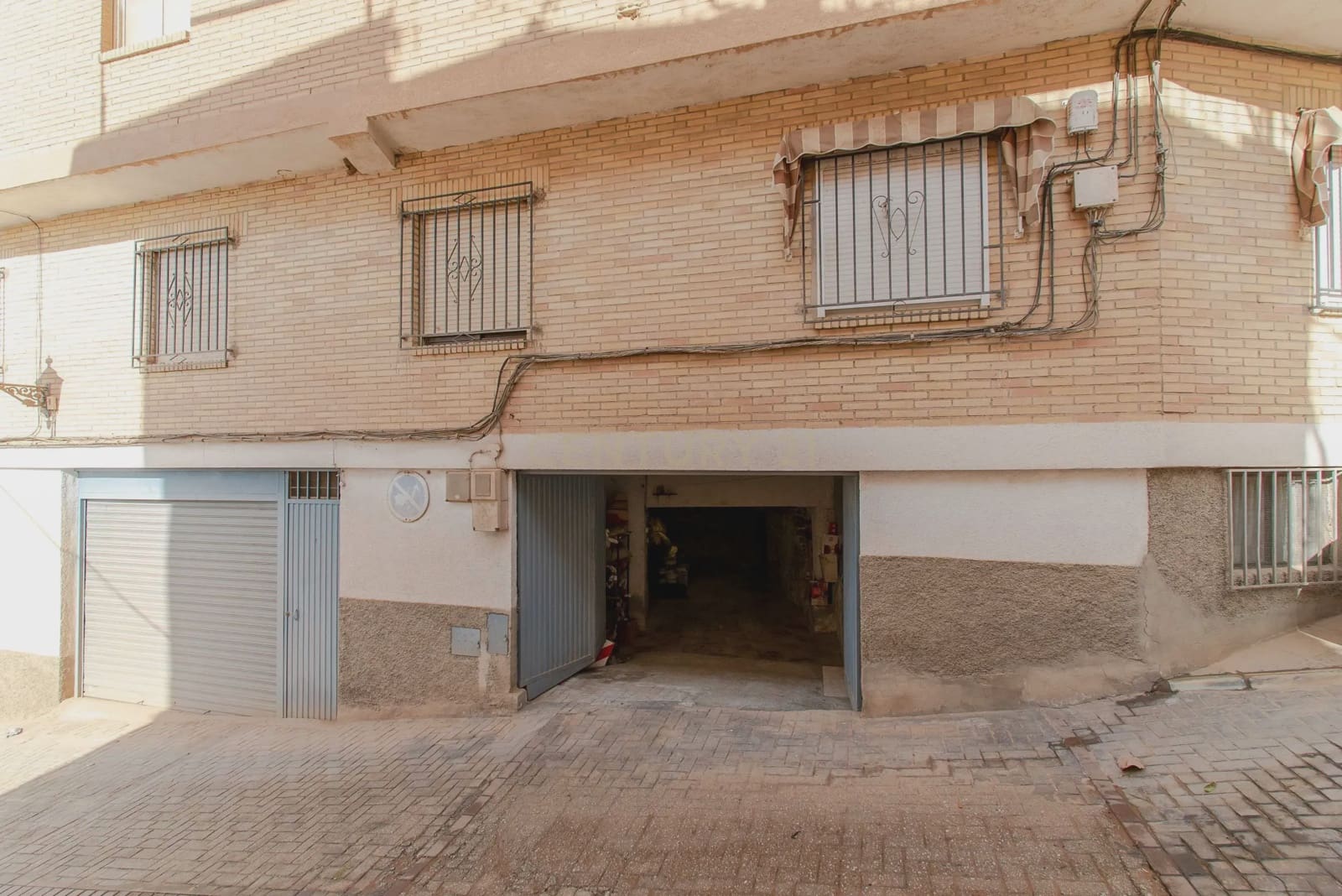 2 bedroom Townhouse for sale in Lanjaron - € 71,000 (Ref: 9278735)