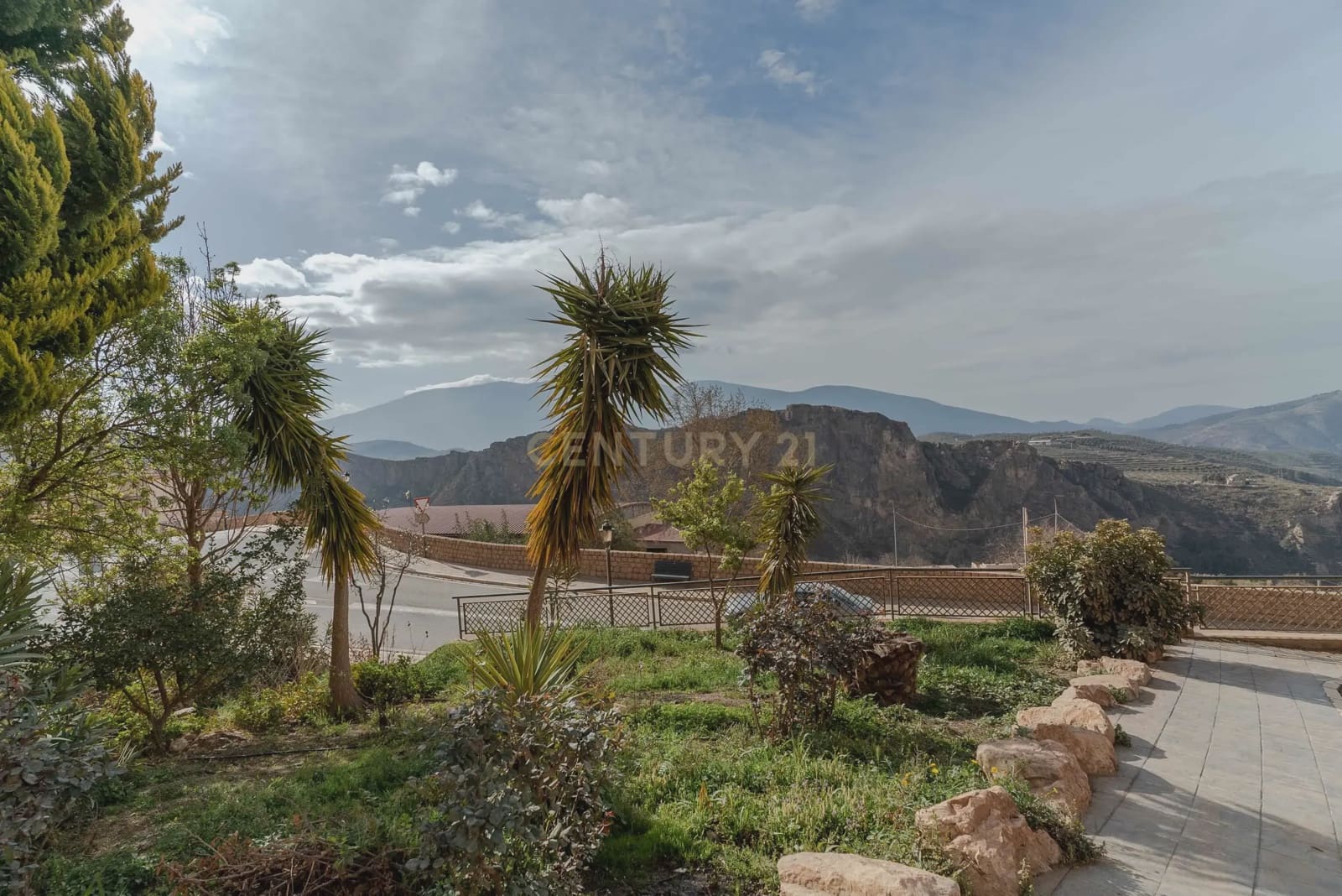 2 bedroom Townhouse for sale in Lanjaron - € 71,000 (Ref: 9278735)