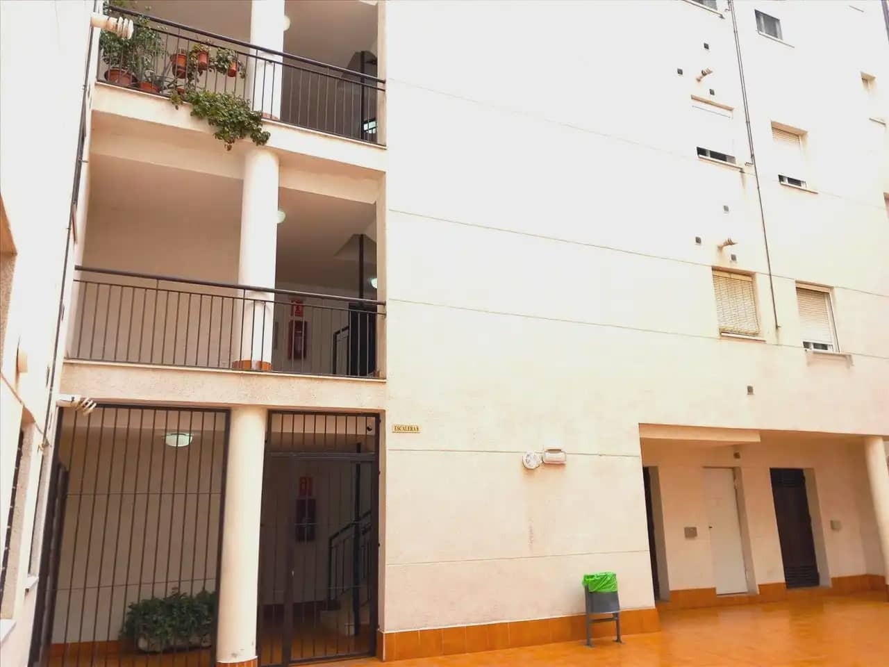 2 soverom Leilighet til salgs i Granada by med garasje - € 41 700 (Ref: 9282438)