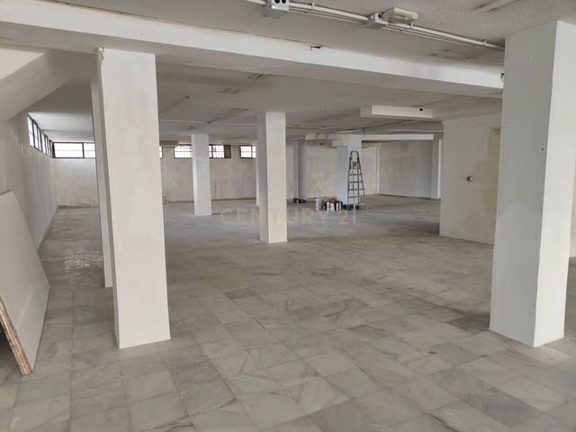 Kaupallinen vuokrattavana paikassa La Zubia - 1 000 € (Ref: 9289545)