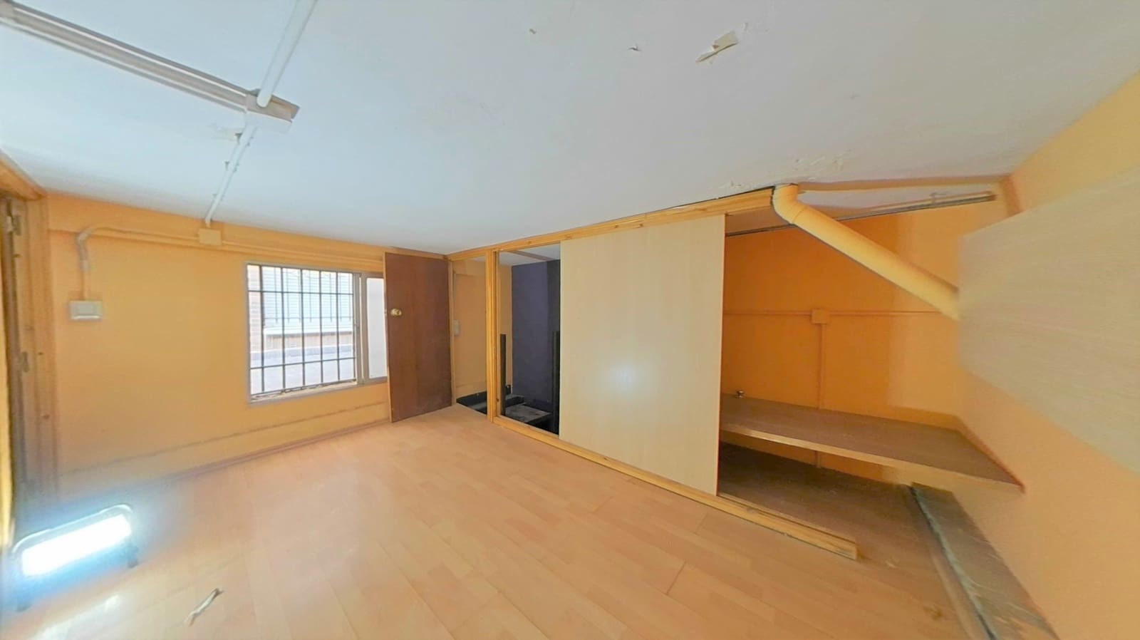 Erhverv til salg i Granada by - € 113.000 (Ref: 9289547)