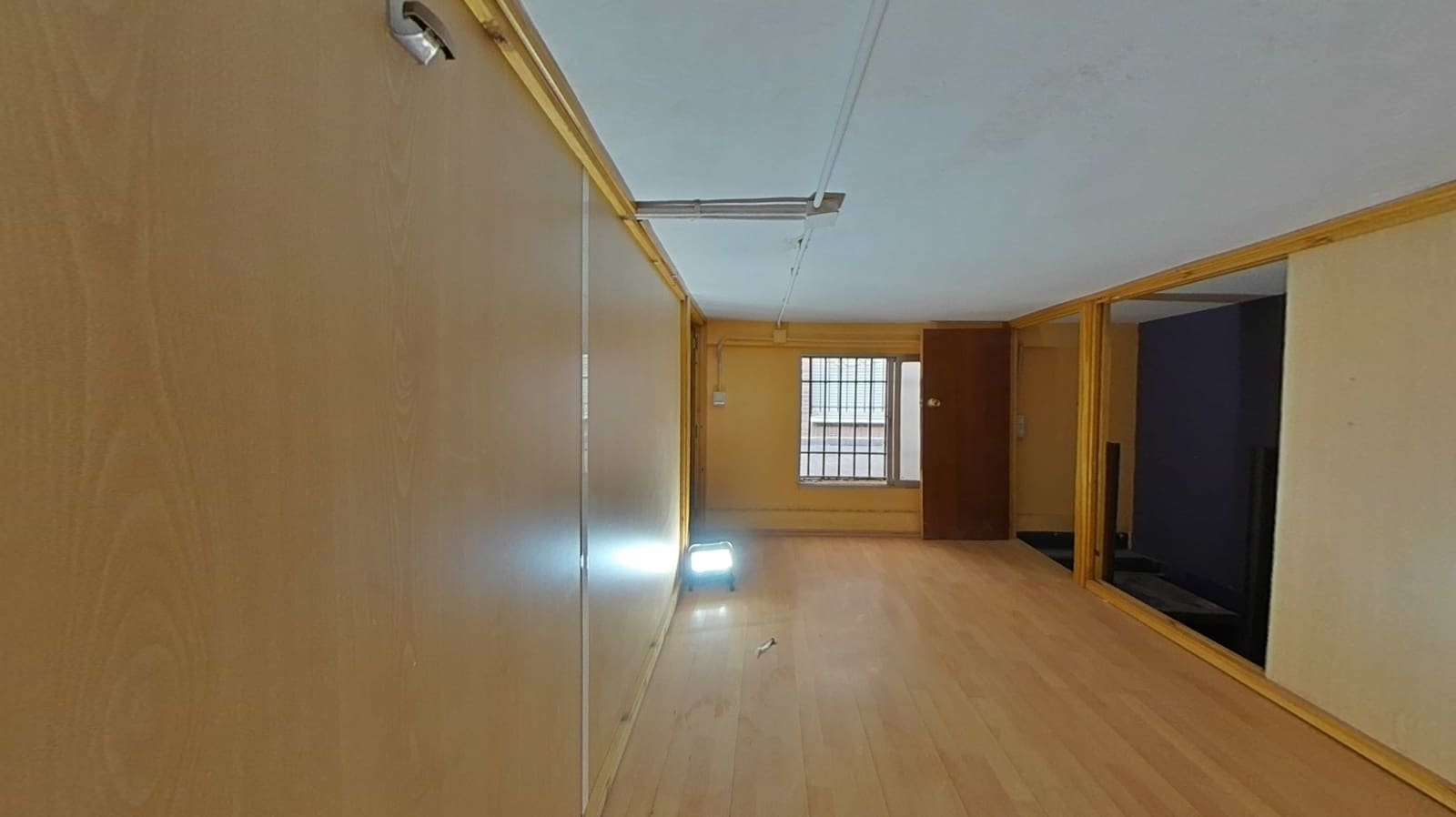 Erhverv til salg i Granada by - € 113.000 (Ref: 9289547)