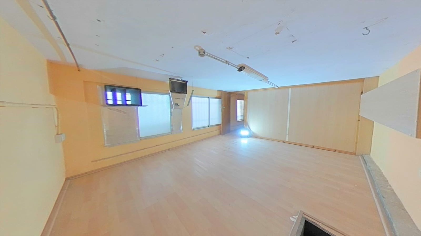 Erhverv til salg i Granada by - € 113.000 (Ref: 9289547)