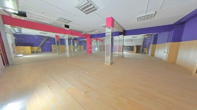 Kaupallinen myytävänä paikassa Pajaritos - Plaza de Toros, Granada kaupunki - 113 000 € (Ref: 9289547)