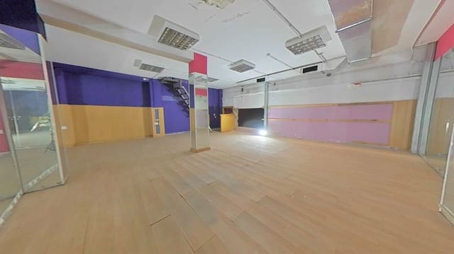 Kaupallinen myytävänä paikassa Pajaritos - Plaza de Toros, Granada kaupunki - 113 000 € (Ref: 9289547)