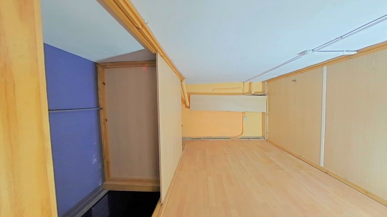 Erhverv til salg i Granada by - € 113.000 (Ref: 9289547)